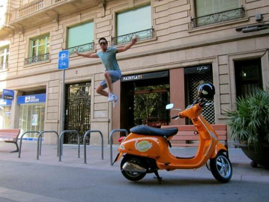 Alquiler de scooter y emociones Barcelona Vesping 